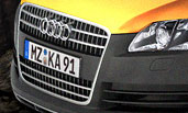 Audi Q7 Plastik Chrom Logo Nummernschild